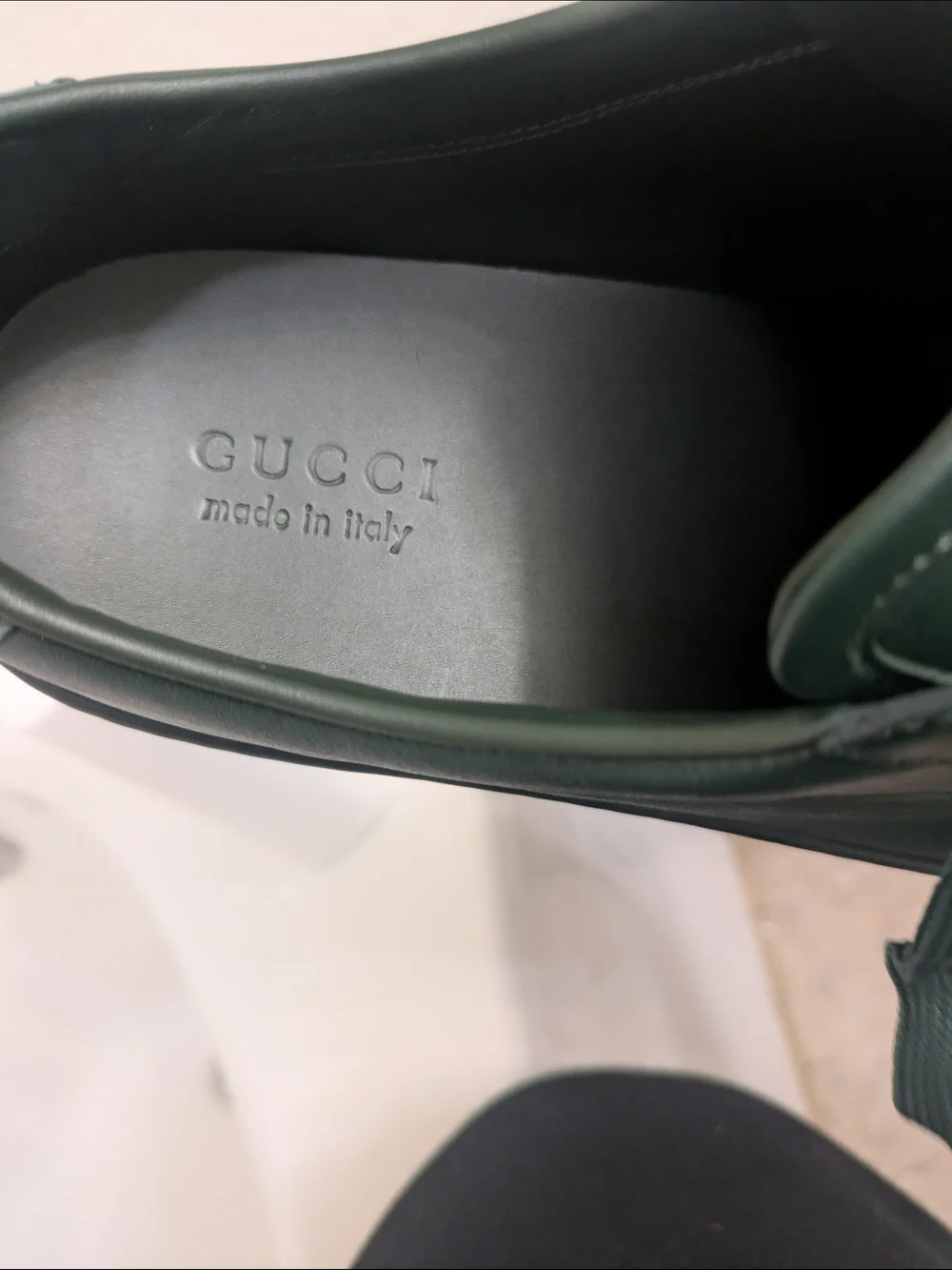 Gucci Men’s Dark Green Leather Low-Top Sneakers